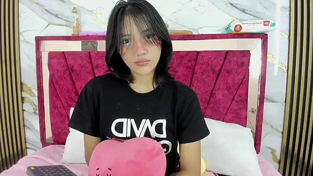 Snapshot of skaylar_95_mylove chatting on November 29, 1:50 am skaylar 95 mylove online show from November 29, 1:50 am