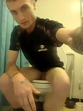 jizzyglizzy92 online show from April 22, 9:21 pm