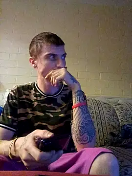 jizzyglizzy92 online show from March 4, 2:52 am