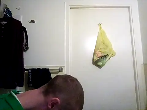 jizzyglizzy92 online show from March 16, 1:35 am