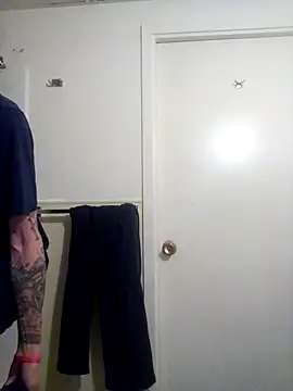 Snapshot of jizzyglizzy92 chatting on February 22, 2:36 am jizzyglizzy92 online show from February 22, 2:36 am