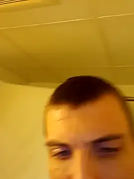 Snapshot of jizzyglizzy92 chatting on February 10, 4:22 am jizzyglizzy92 online show from February 10, 4:22 am