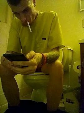 jizzyglizzy92 online show from April 7, 4:58 am