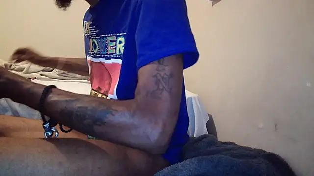 Snapshot of SucculentSexiness0 chatting on June 14, 3:30 am SucculentSexiness0 online show from June 14, 3:30 am