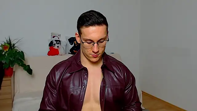 ZeinMiracles online show from December 2, 10:00 pm