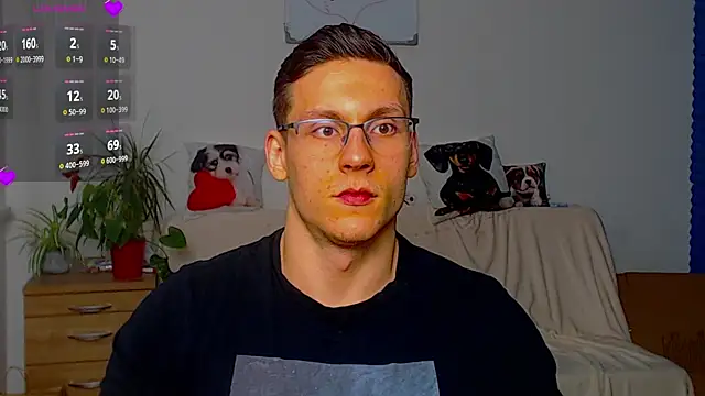 ZeinMiracles online show from April 4, 9:10 pm