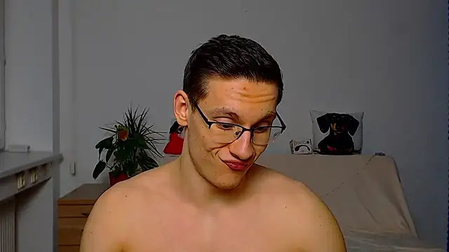 ZeinMiracles online show from December 16, 9:52 pm