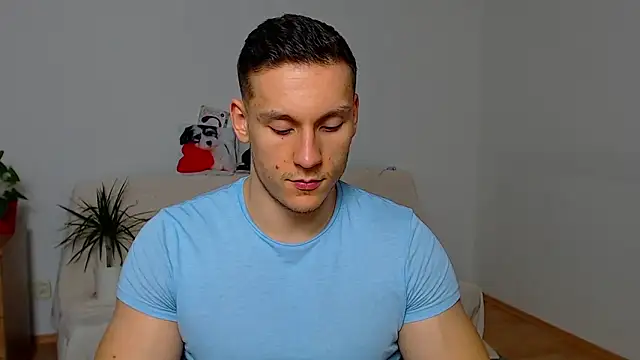 ZeinMiracles online show from November 15, 8:24 pm