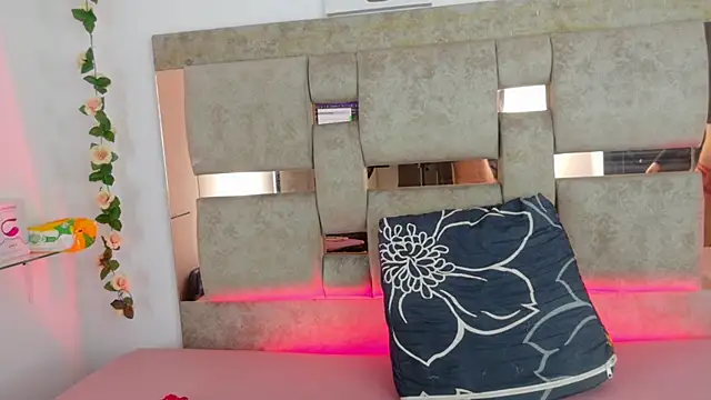 Natasha-Adams online show from November 29, 9:26 pm