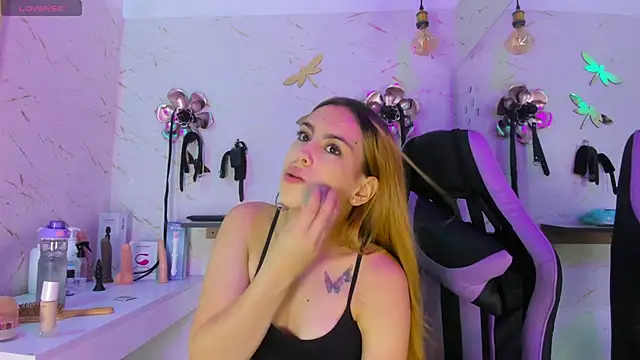 Natasha-Adams online show from April 7, 9:27 pm