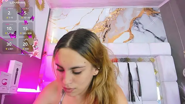 Natasha-Adams online show from March 19, 9:15 pm