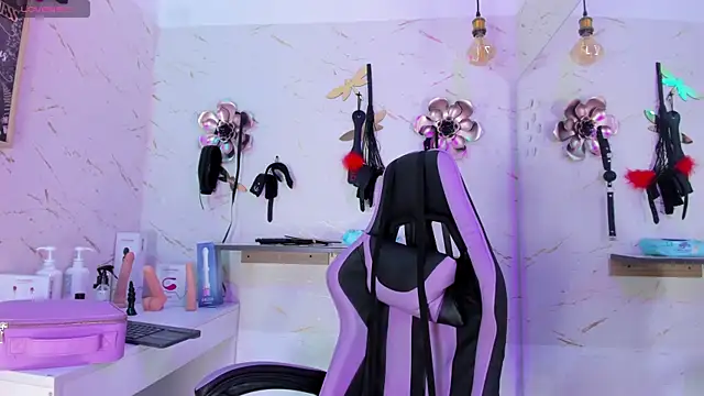 Natasha-Adams online show from March 31, 7:27 pm