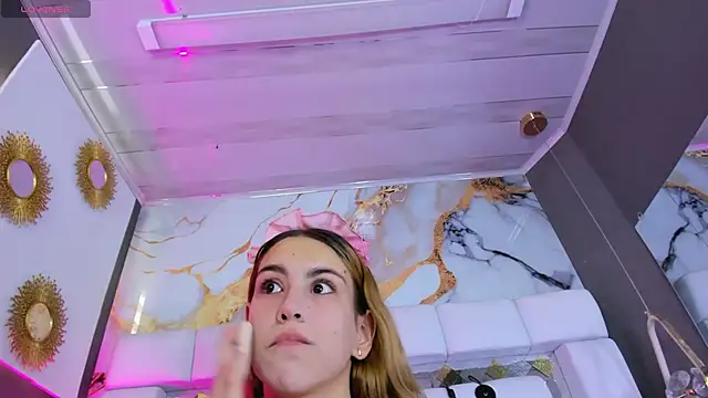 Natasha-Adams online show from March 14, 9:10 pm