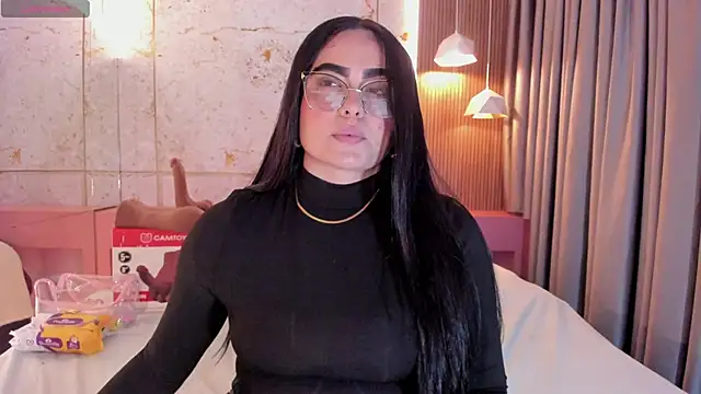 sofiiacarson online show from June 1, 7:46 pm