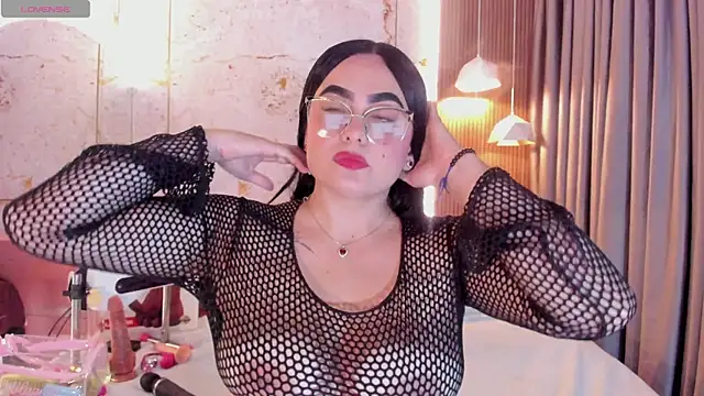 sofiiacarson online show from May 23, 7:46 pm