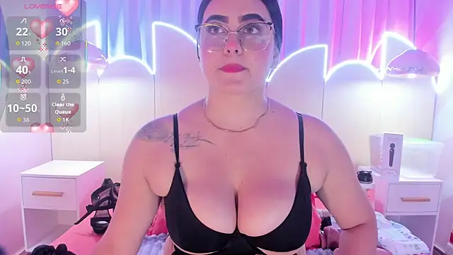 sofiiacarson online show from January 12, 7:42 pm