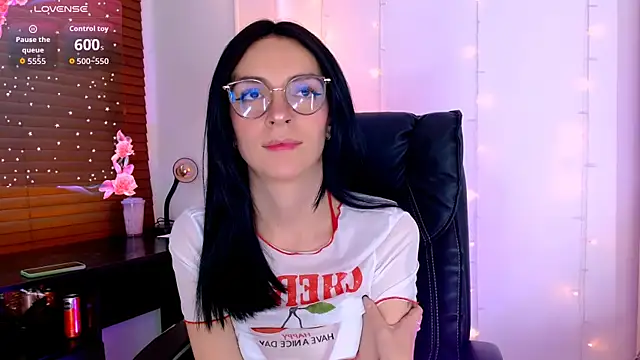 Snapshot of AuroraHans1 chatting on October 17, 10:11 pm AuroraHans1 online show from October 17, 10:11 pm