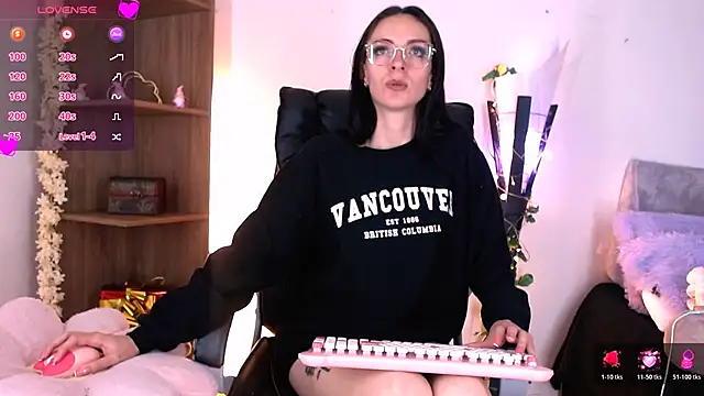 AuroraHans1 online show from February 25, 1:39 am