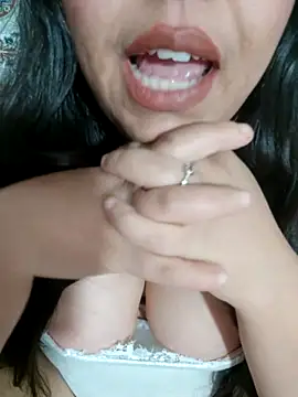 Hot-lino online show from November 13, 1:20 am