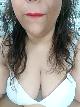 Snapshot of Hot-lino chatting on July 10, 12:43 am Hot-lino online show from July 10, 12:43 am