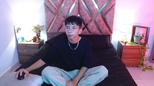 Snapshot of Hyunjin_Son chatting on September 19, 12:36 am Hyunjin Son online show from September 19, 12:36 am