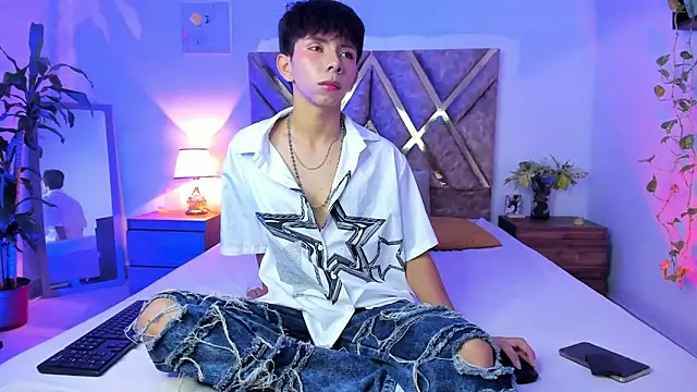 Hyunjin Son online show from March 26, 2:26 pm