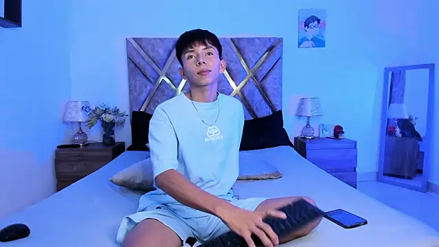 Snapshot of Hyunjin_Son chatting on October 19, 8:44 pm Hyunjin Son online show from October 19, 8:44 pm