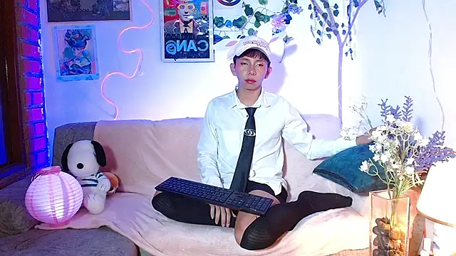 Hyunjin Son online show from March 31, 9:06 pm