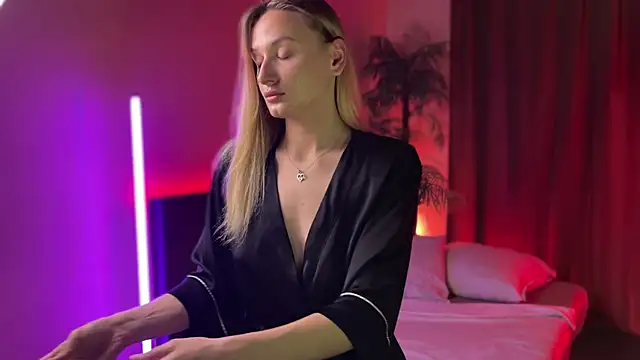 LovaMay online show from May 31, 2:06 am