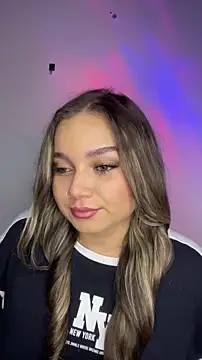 AnnyLopezzz  online show from November 28, 1:39 am