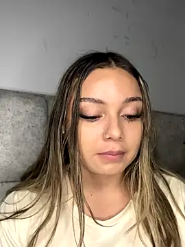 AnnyLopezzz  online show from September 19, 7:18 pm