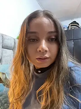 AnnyLopezzz  online show from June 12, 6:11 am