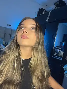 AnnyLopezzz  online show from March 7, 5:03 am