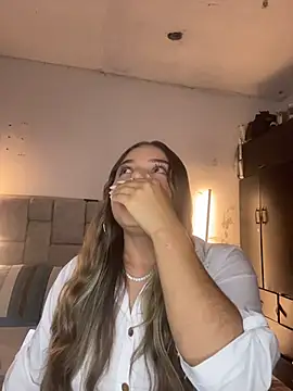 AnnyLopezzz  online show from March 14, 5:46 am