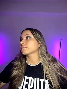 AnnyLopezzz  online show from September 13, 8:31 pm