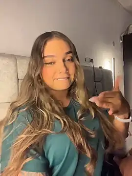 AnnyLopezzz  online show from March 28, 9:49 pm