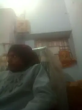 Snapshot of parmila203 chatting on December 18, 5:45 am parmila203 online show from December 18, 5:45 am