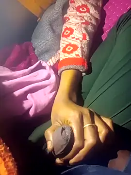 Snapshot of parmila203 chatting on January 5, 5:27 pm parmila203 online show from January 5, 5:27 pm