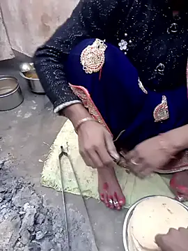 Snapshot of parmila203 chatting on January 13, 3:32 am parmila203 online show from January 13, 3:32 am