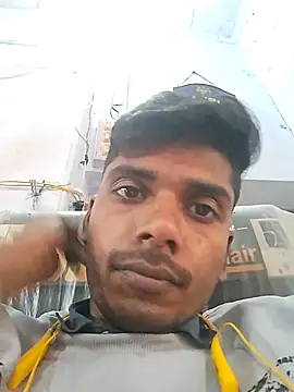 Snapshot of parmila203 chatting on February 6, 7:48 am parmila203 online show from February 6, 7:48 am