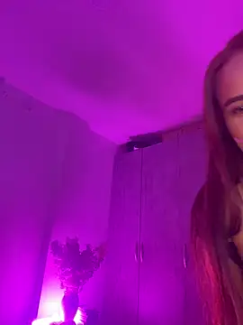 kattywil online show from November 18, 6:06 am