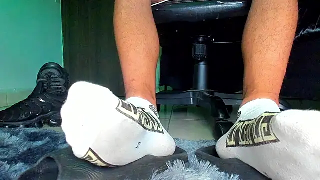 Snapshot of Sir_kev66 chatting on May 22, 11:58 pm Sir kev66 online show from May 22, 11:58 pm