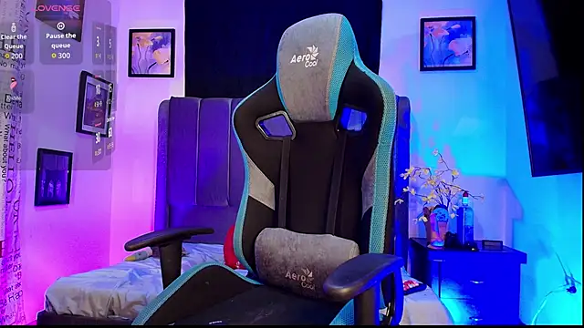 Snapshot of Michael_Lopez_1 chatting on October 2, 11:30 pm Michael Lopez 1 online show from October 2, 11:30 pm