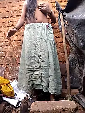 Idhika Handoo online show from February 27, 2:12 am