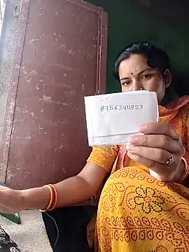 Idhika Handoo online show from September 18, 5:54 am