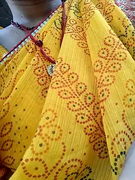 Idhika Handoo online show from September 26, 8:43 am