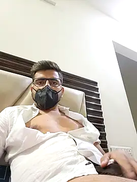 Snapshot of LoveGuruRA chatting on September 15, 3:01 pm LoveGuruRA online show from September 15, 3:01 pm