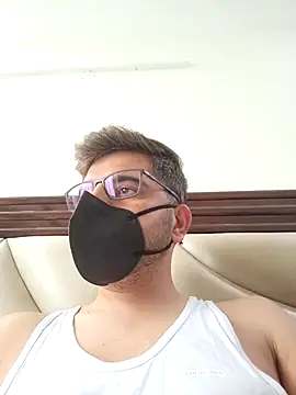 Snapshot of LoveGuruRA chatting on September 30, 3:45 am LoveGuruRA online show from September 30, 3:45 am