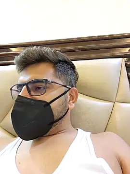 Snapshot of LoveGuruRA chatting on September 13, 7:03 pm LoveGuruRA online show from September 13, 7:03 pm