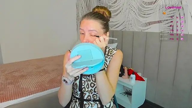 KiaraCaley online show from November 14, 1:42 am